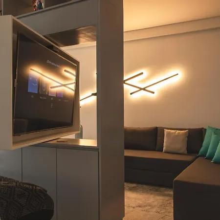 Downtown Boutique Apartment With View To The Park 805